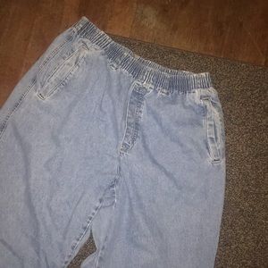 Liz wear elastic waist mom jeans